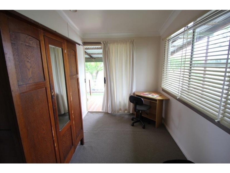 3 Clive Street, Tenterfield NSW 2372