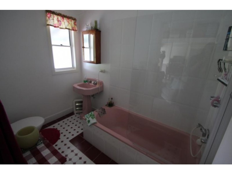 3 Clive Street, Tenterfield NSW 2372