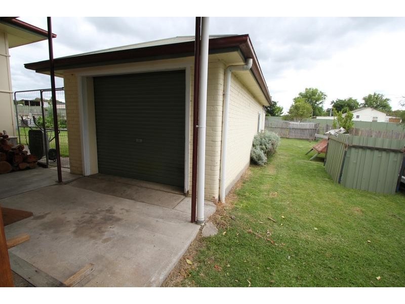 3 Clive Street, Tenterfield NSW 2372