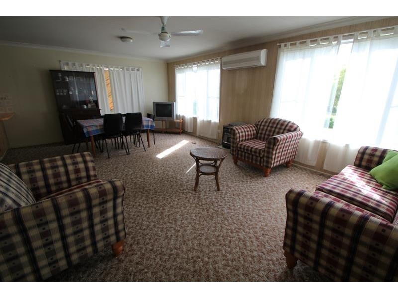 72 Molesworth Street, Tenterfield NSW 2372