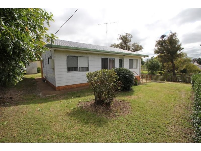 72 Molesworth Street, Tenterfield NSW 2372