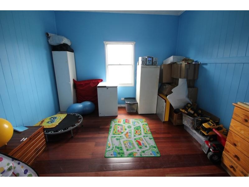 12 Erindee Avenue, Tenterfield NSW 2372