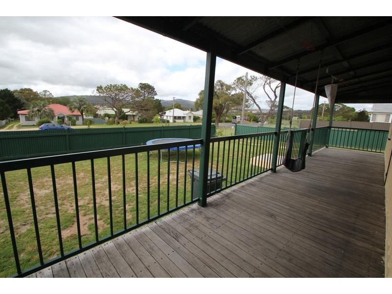 12 Erindee Avenue, Tenterfield NSW 2372
