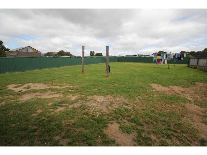 12 Erindee Avenue, Tenterfield NSW 2372