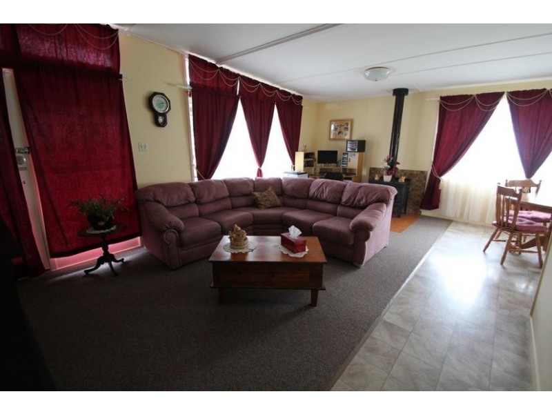 60 Bulwer Street, Tenterfield NSW 2372