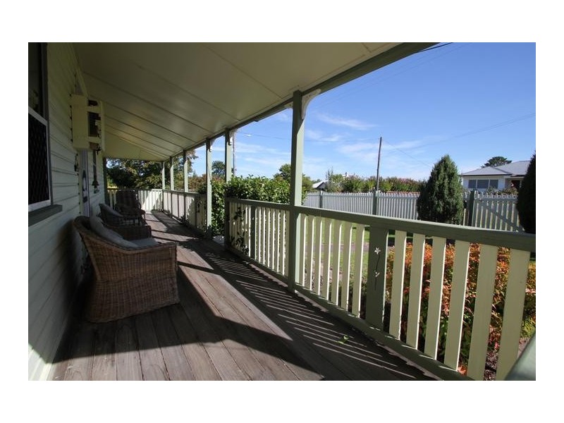 83 Martin Street, Tenterfield NSW 2372