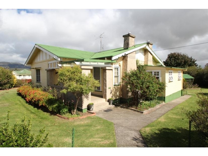 54 Logan Street, Tenterfield NSW 2372