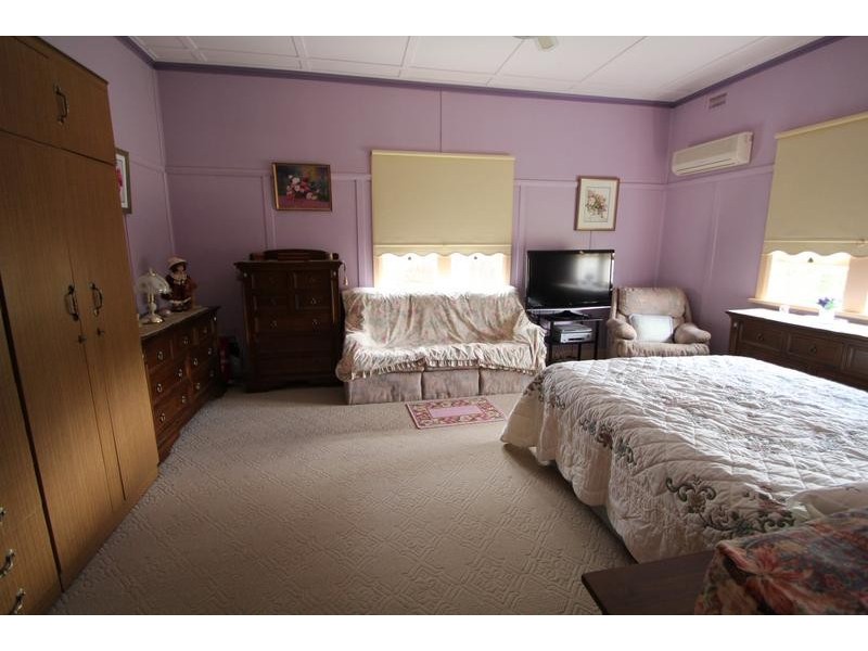 54 Logan Street, Tenterfield NSW 2372