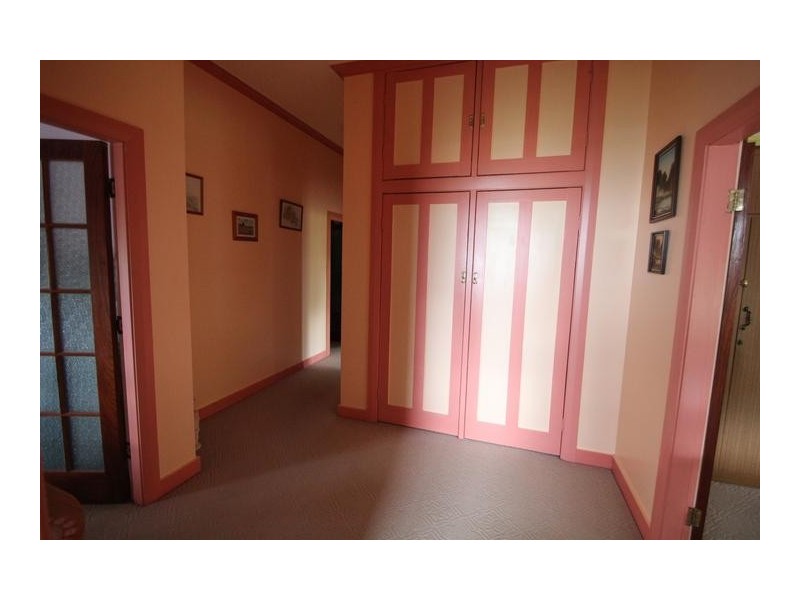 54 Logan Street, Tenterfield NSW 2372