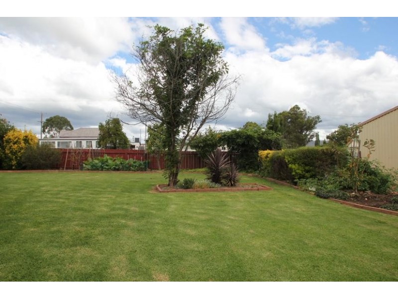 54 Logan Street, Tenterfield NSW 2372