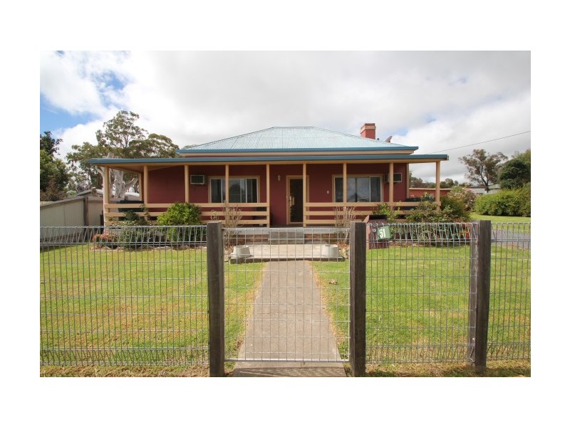 51 Wood Street, Tenterfield NSW 2372