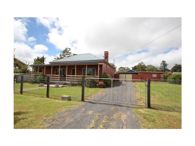 51 Wood Street, Tenterfield NSW 2372