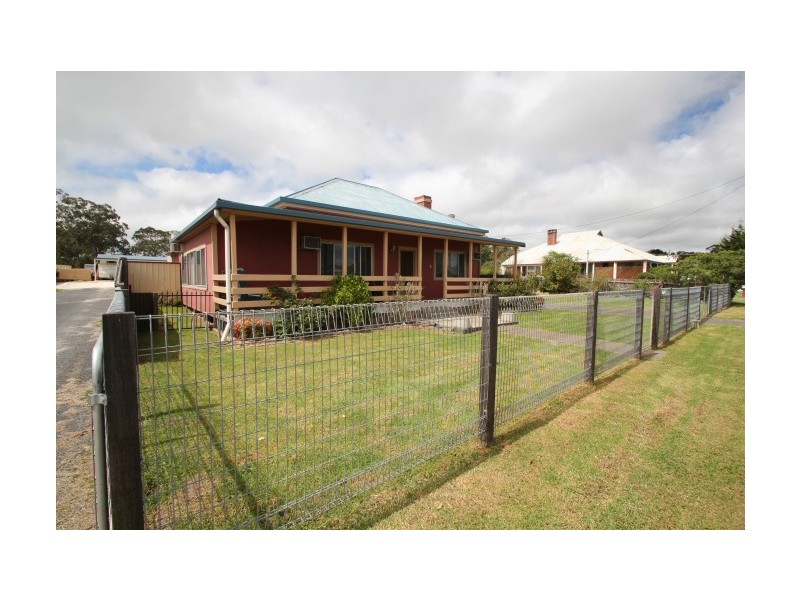 51 Wood Street, Tenterfield NSW 2372