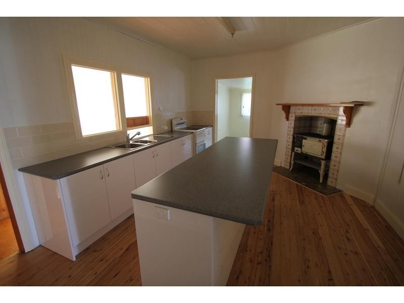 36 Margaret Street, Tenterfield NSW 2372