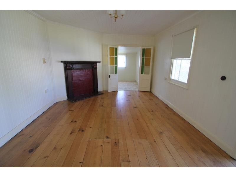 36 Margaret Street, Tenterfield NSW 2372