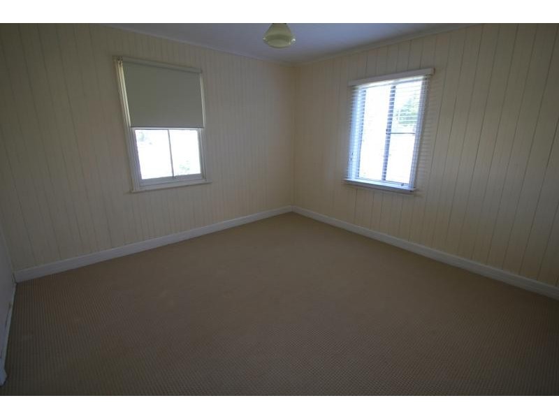 36 Margaret Street, Tenterfield NSW 2372
