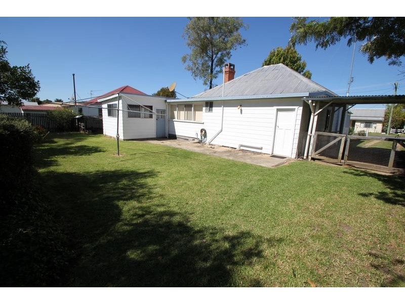 36 Margaret Street, Tenterfield NSW 2372