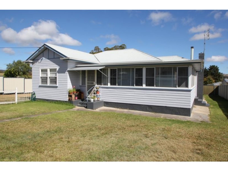 48 Logan Street, Tenterfield NSW 2372