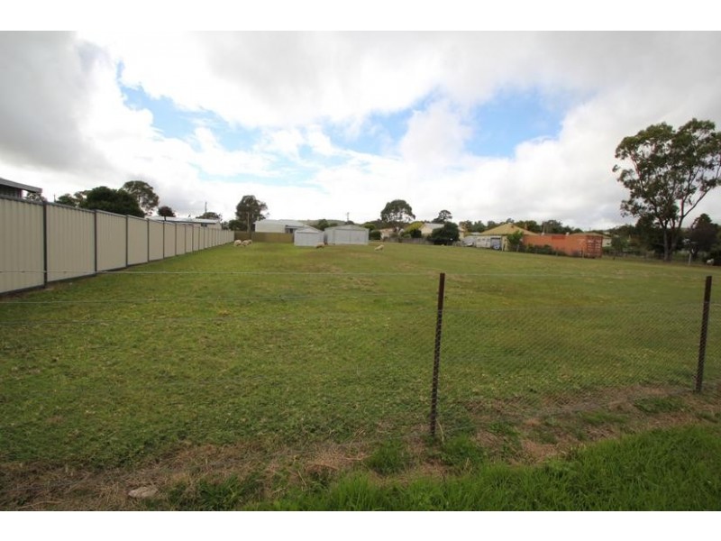 48 Logan Street, Tenterfield NSW 2372
