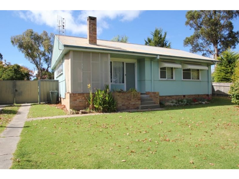 197 Logan Street, Tenterfield NSW 2372