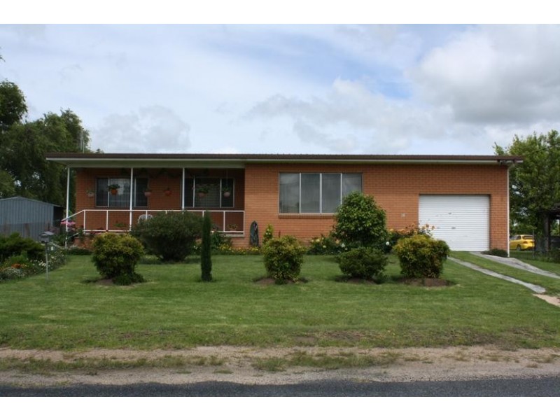 60 George Street, Tenterfield NSW 2372