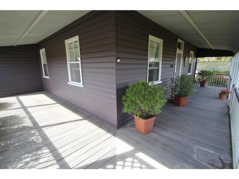 228 Bulwer Street, Tenterfield NSW 2372