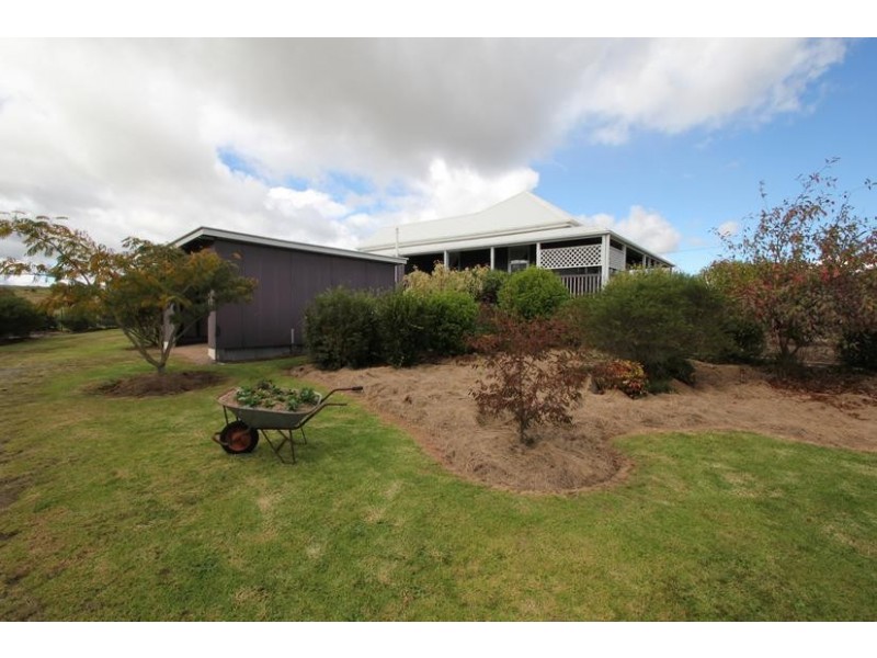 228 Bulwer Street, Tenterfield NSW 2372