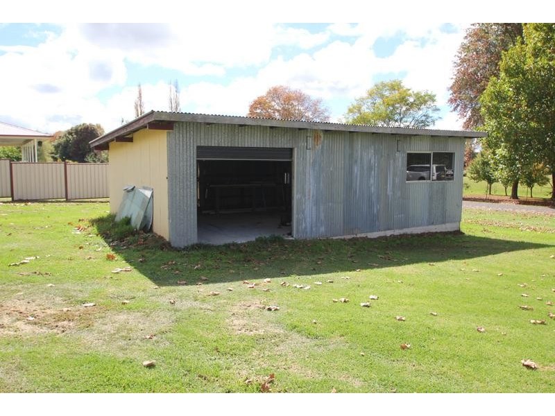 32 Naas Street, Tenterfield NSW 2372
