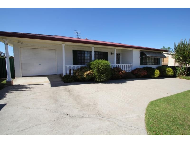 94 Bulwer Street, Tenterfield NSW 2372