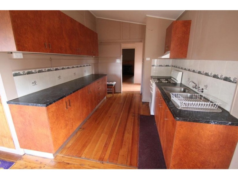 70 – 72 Border Street, Wallangarra QLD 4383