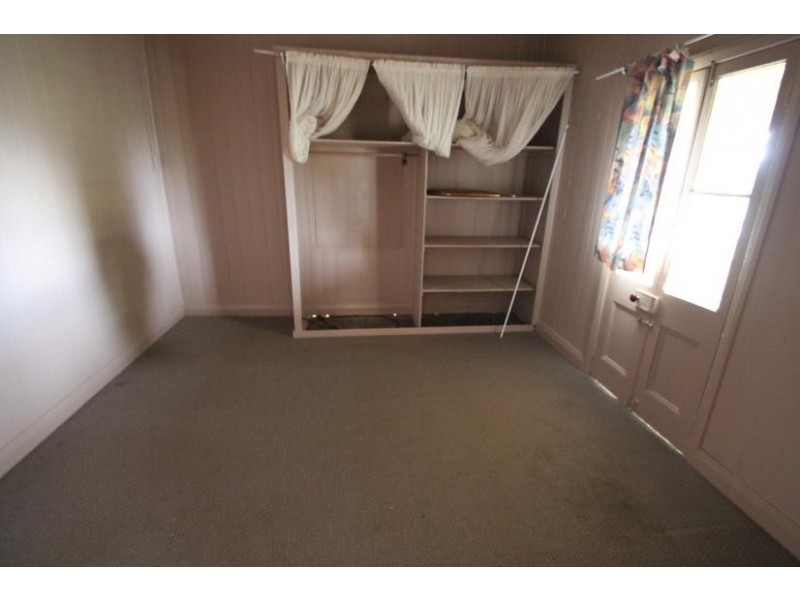 70 – 72 Border Street, Wallangarra QLD 4383