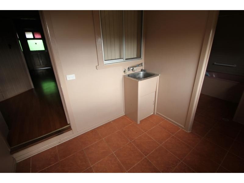 70 – 72 Border Street, Wallangarra QLD 4383