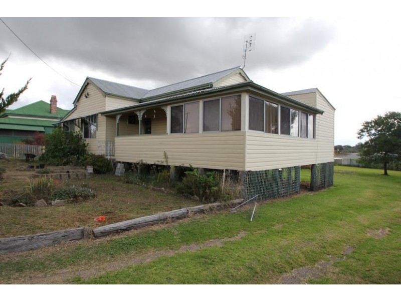 70 – 72 Border Street, Wallangarra QLD 4383