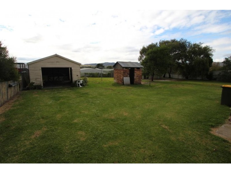 70 – 72 Border Street, Wallangarra QLD 4383