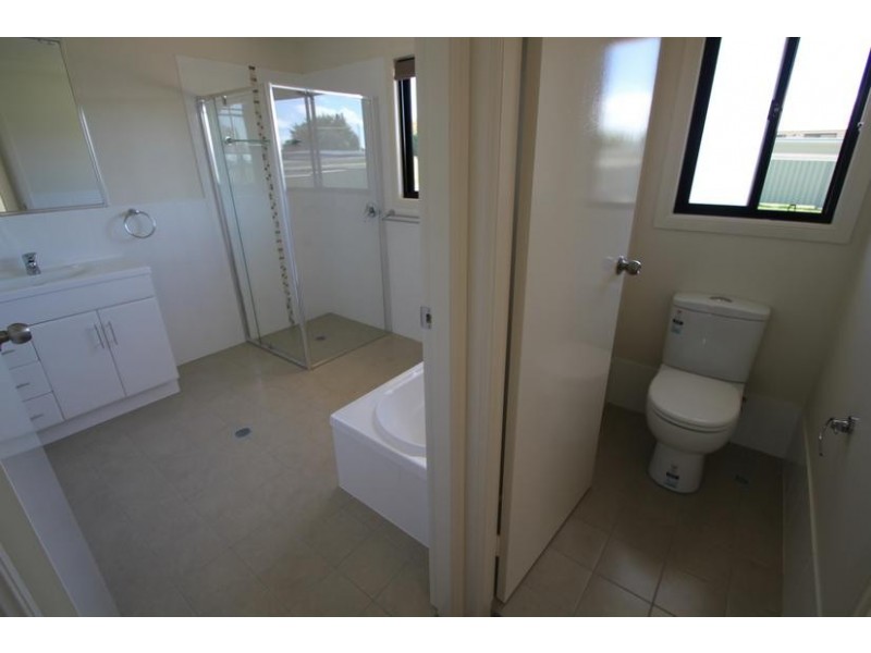4 Laird Street, Tenterfield NSW 2372