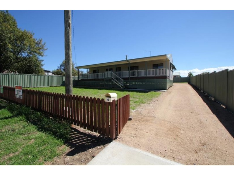 4 Laird Street, Tenterfield NSW 2372