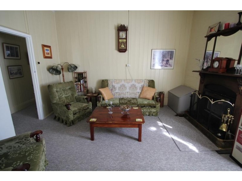 36 Manners Street, Tenterfield NSW 2372