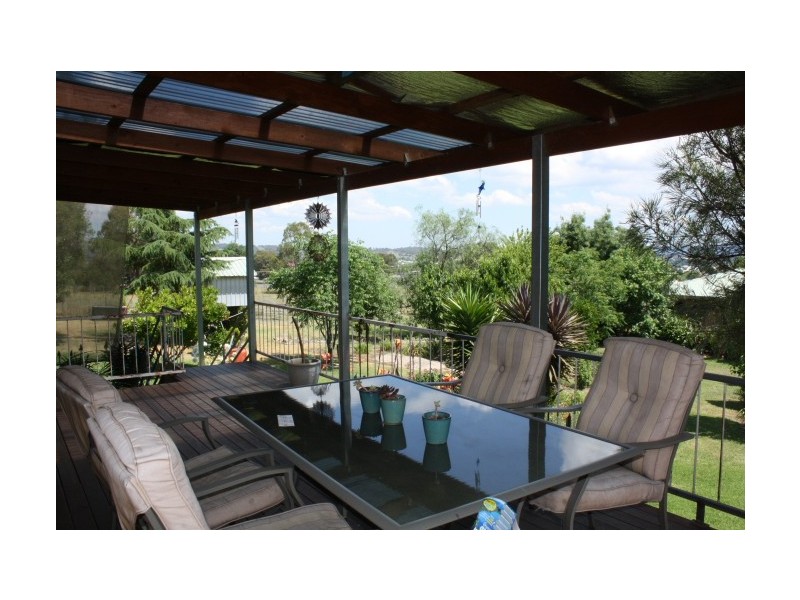 4 Wood Street, Tenterfield NSW 2372