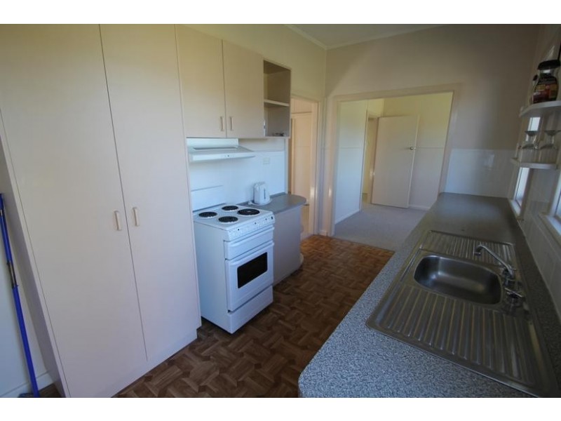 11 Duncan Street, Tenterfield NSW 2372