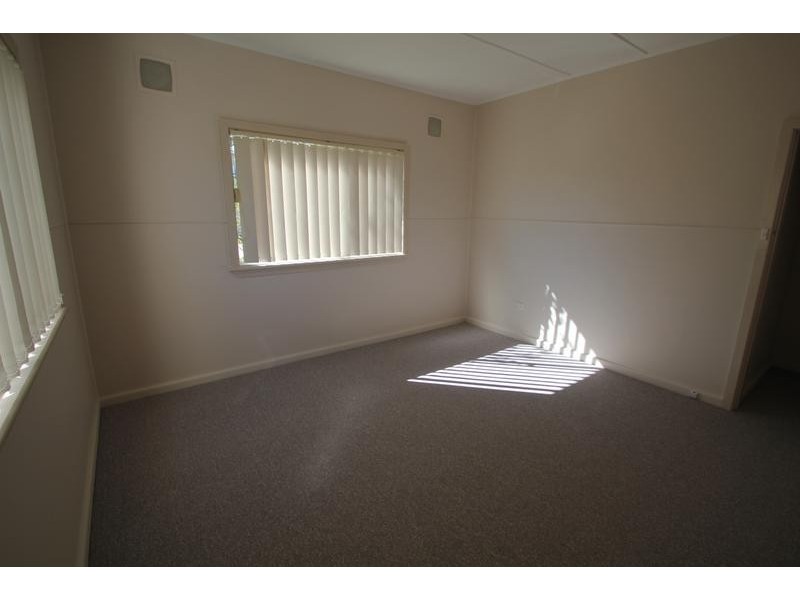 11 Duncan Street, Tenterfield NSW 2372
