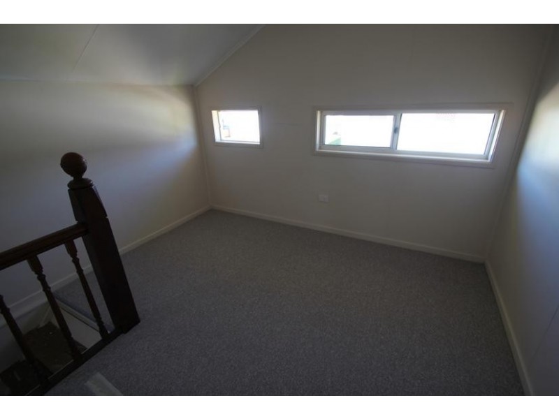 11 Duncan Street, Tenterfield NSW 2372
