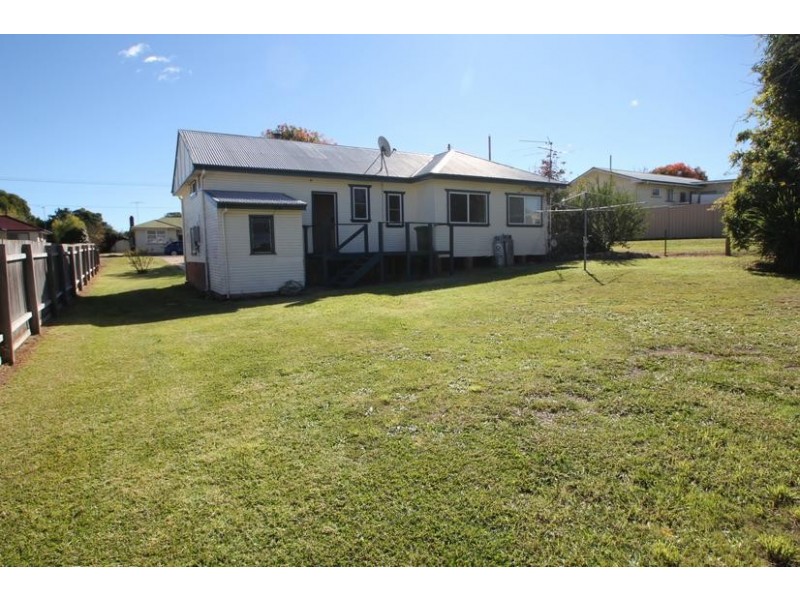 11 Duncan Street, Tenterfield NSW 2372