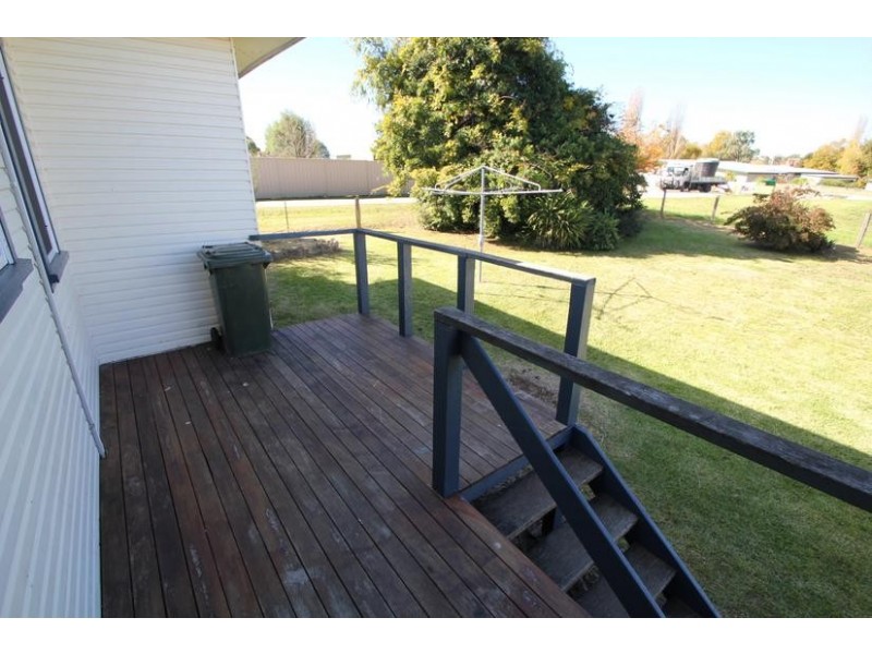 11 Duncan Street, Tenterfield NSW 2372