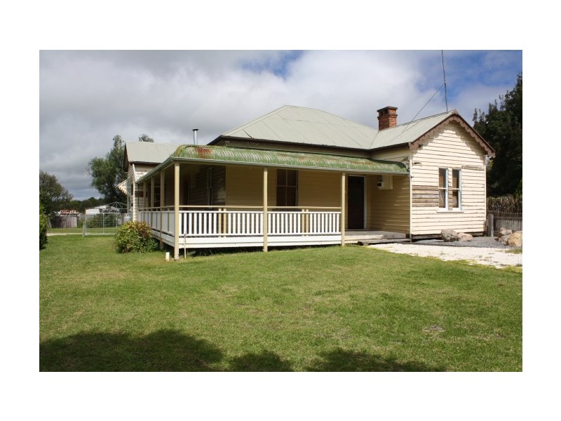 49 Molesworth Street, Tenterfield NSW 2372
