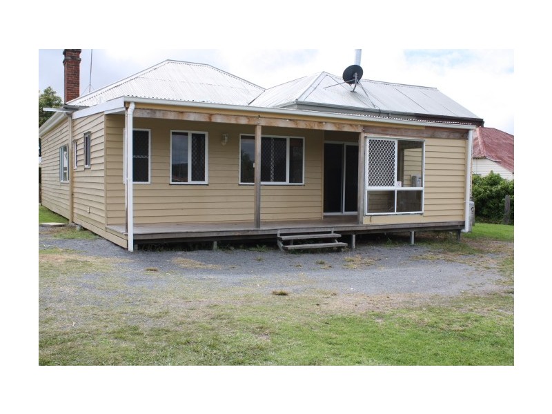 49 Molesworth Street, Tenterfield NSW 2372