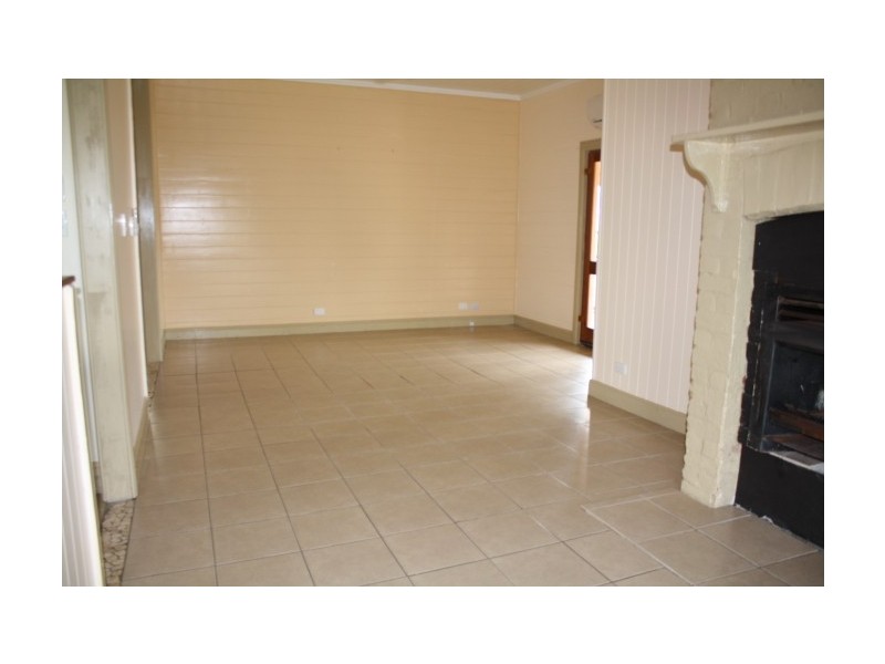 49 Molesworth Street, Tenterfield NSW 2372