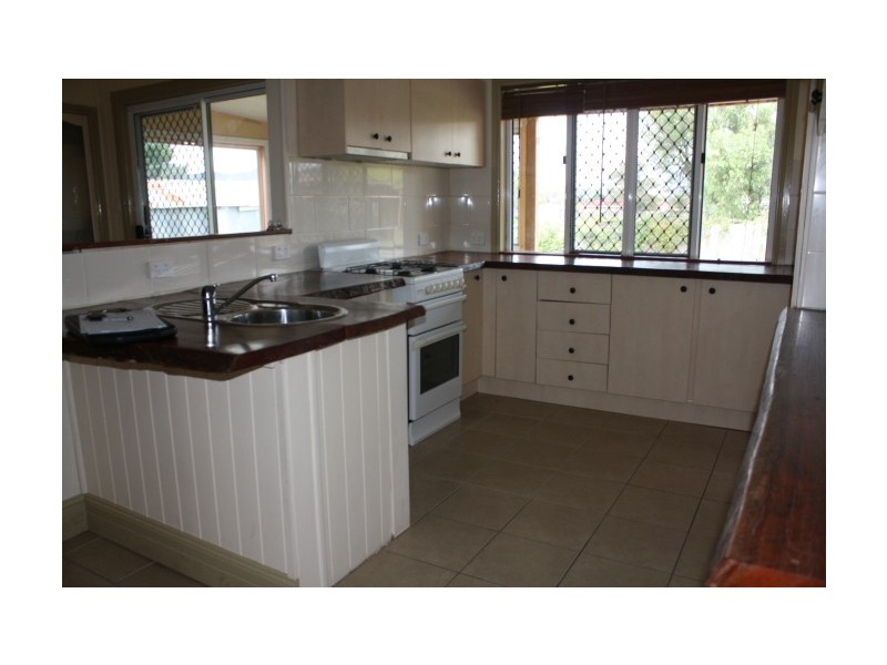 49 Molesworth Street, Tenterfield NSW 2372