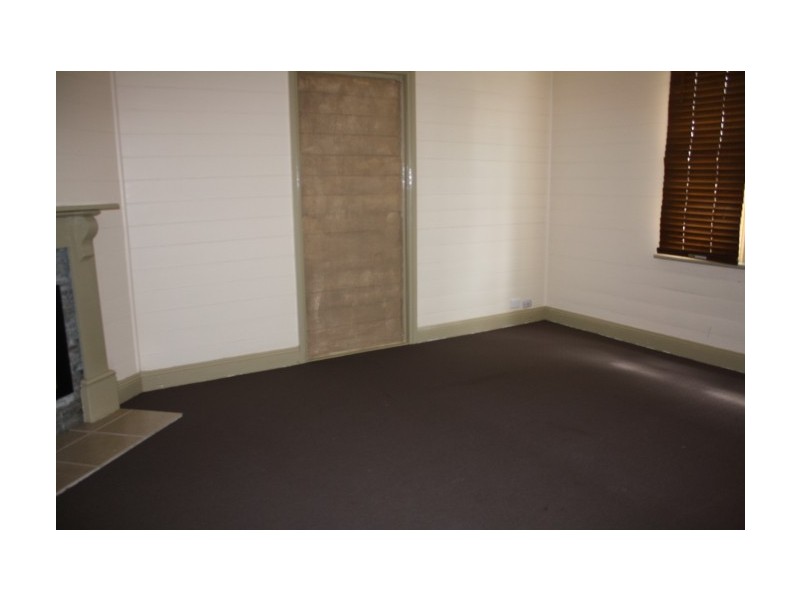 49 Molesworth Street, Tenterfield NSW 2372