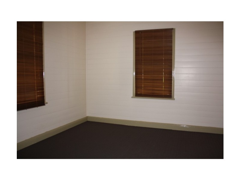 49 Molesworth Street, Tenterfield NSW 2372
