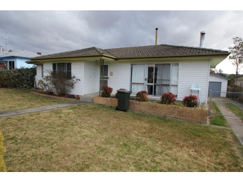 40 Logan Street, Tenterfield NSW 2372